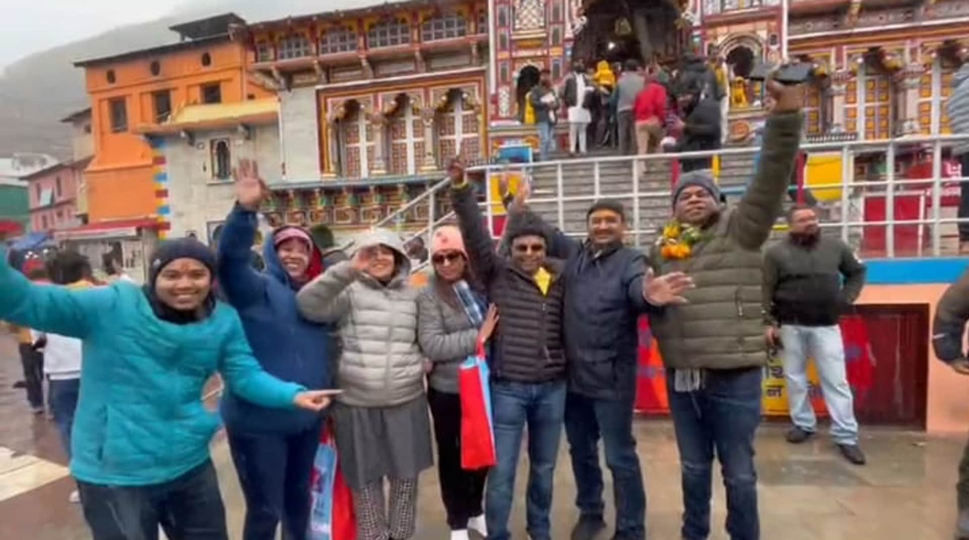 Heavy snowfall in Badrinath Dham pilgrims enjoyed Uttarakhand news in hindi