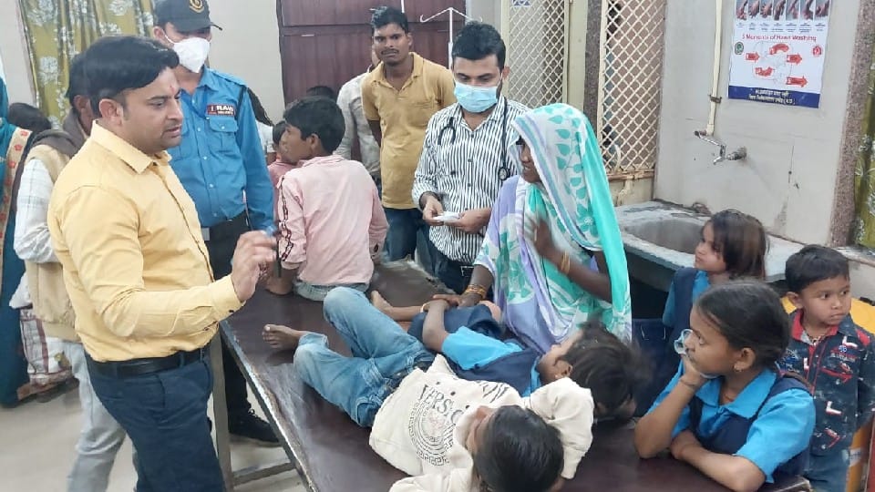 Damoh: 18 school children fall ill after eating Ratanjot seeds, brought to hospital after vomiting