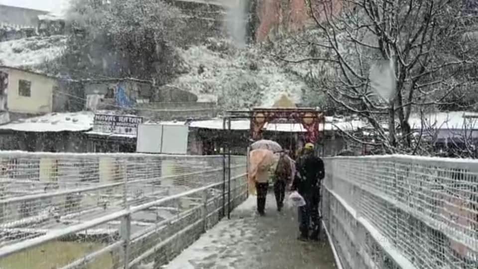 Uttarakhand weather winter 2022: Heavy Snowfall in char dham see amazing photos
