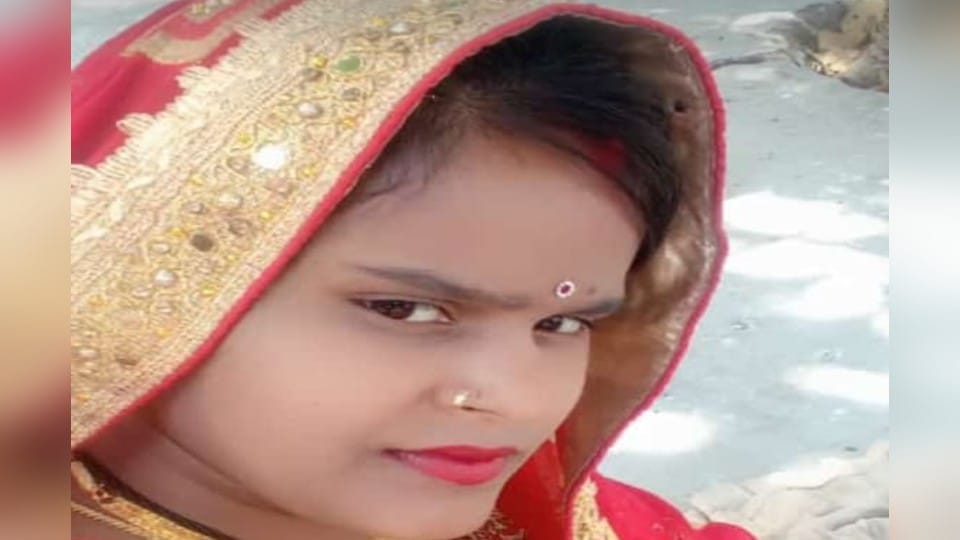woman and her child died due to burning in mainpuri