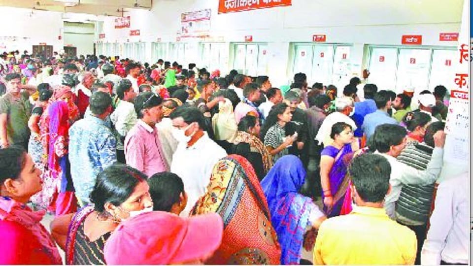 Crowd of patients in SN District Hospital and Lady Loyal counters fell short