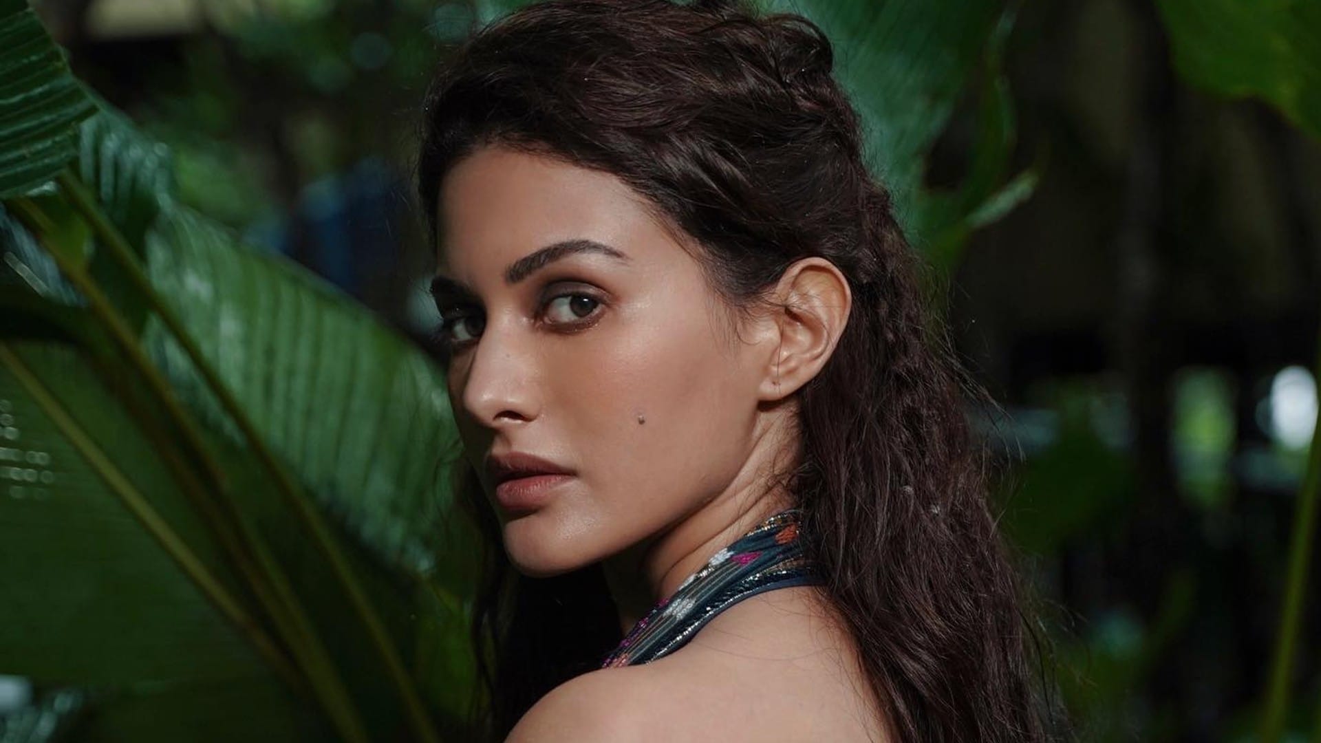 Amyra Dastur Shares her Casting Couch and Harassment experience says happens in both industries