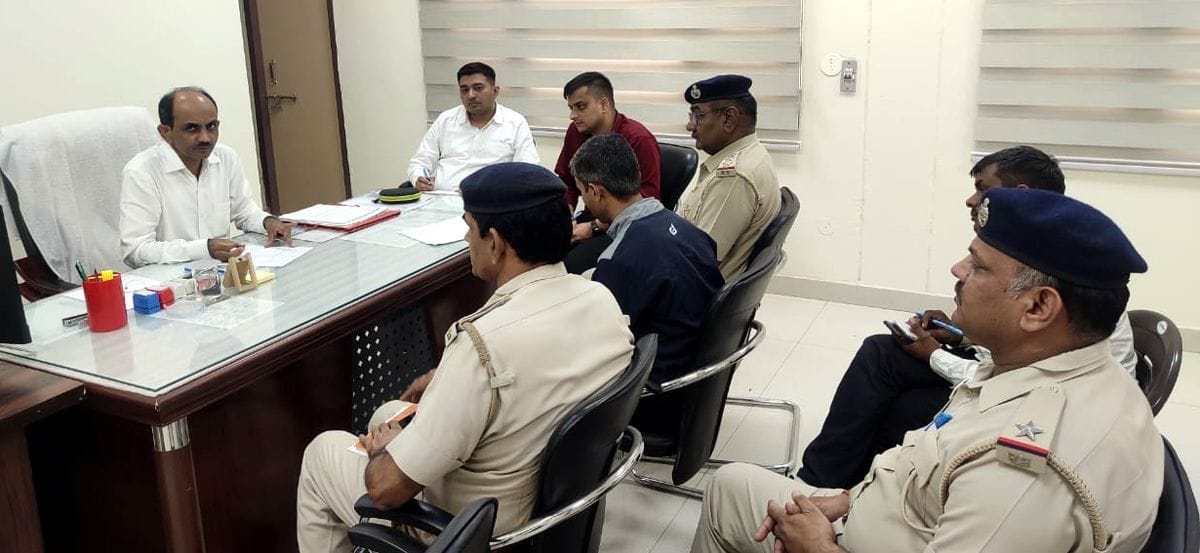SDM directed strict action against stubble burn people