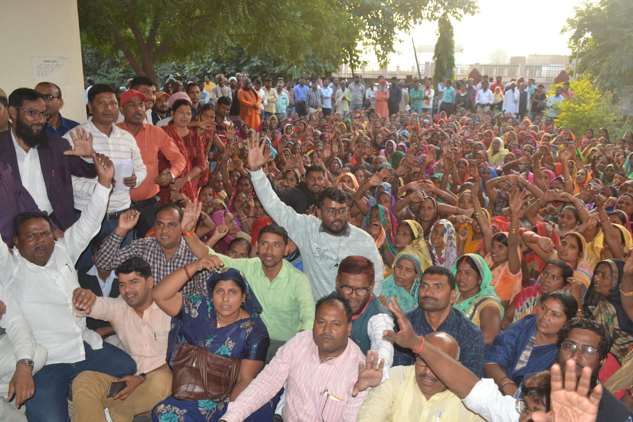 protest for salary and conversion cast