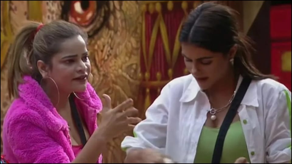 Bigg Boss 16 Archana gautam and Priyanka choudhary fight in salman khan show