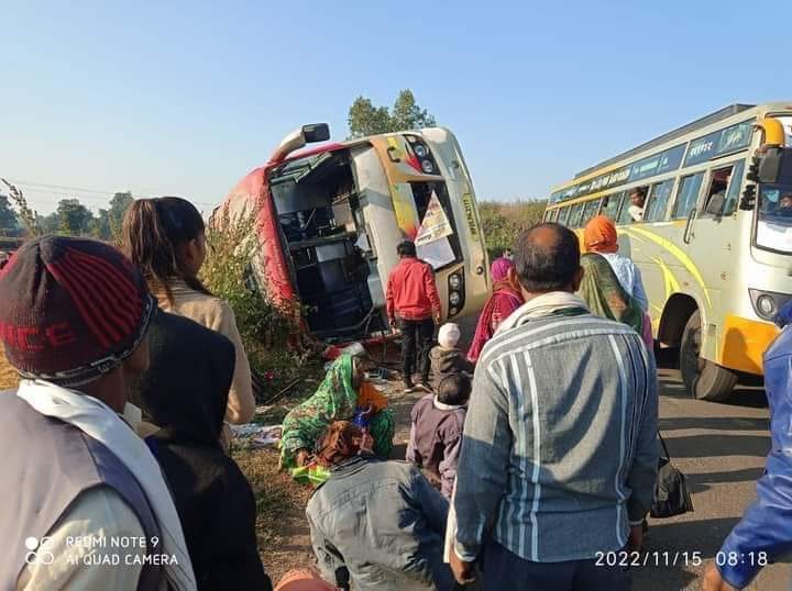 MP News: Bus going For President's Programme overturned, one died, 32 injured