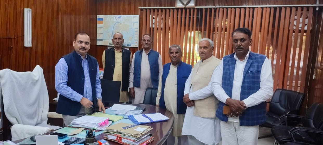 Farmers demand resolution of problems from MD and sugarcane commissioner