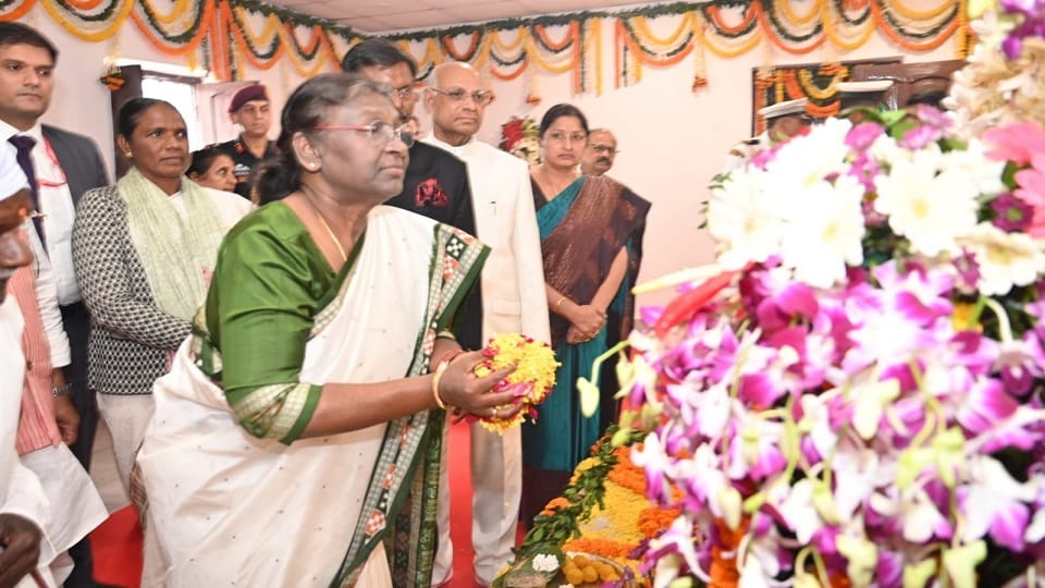 Draupadi Murmu Birthday President Draupadi Murmu saree collection