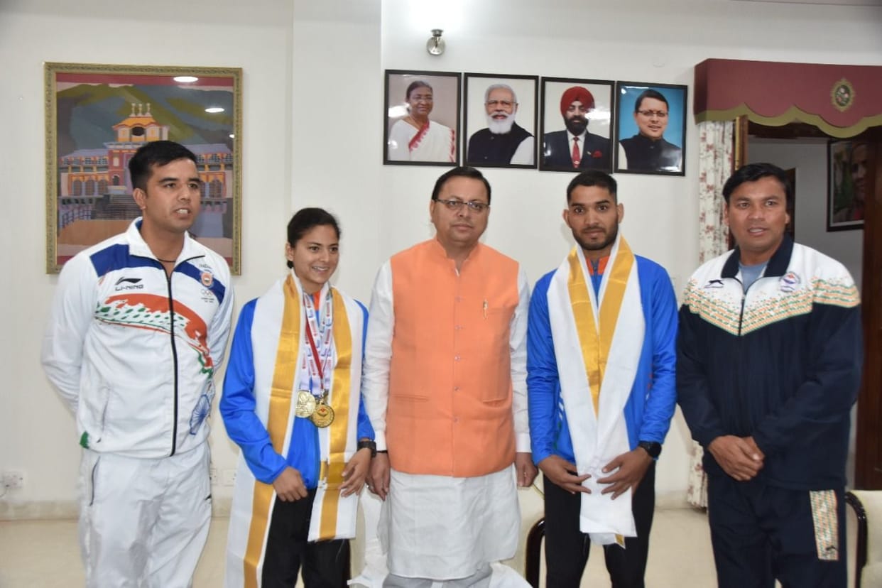 Announcement of one lakh each to athletes Mansi and Suraj