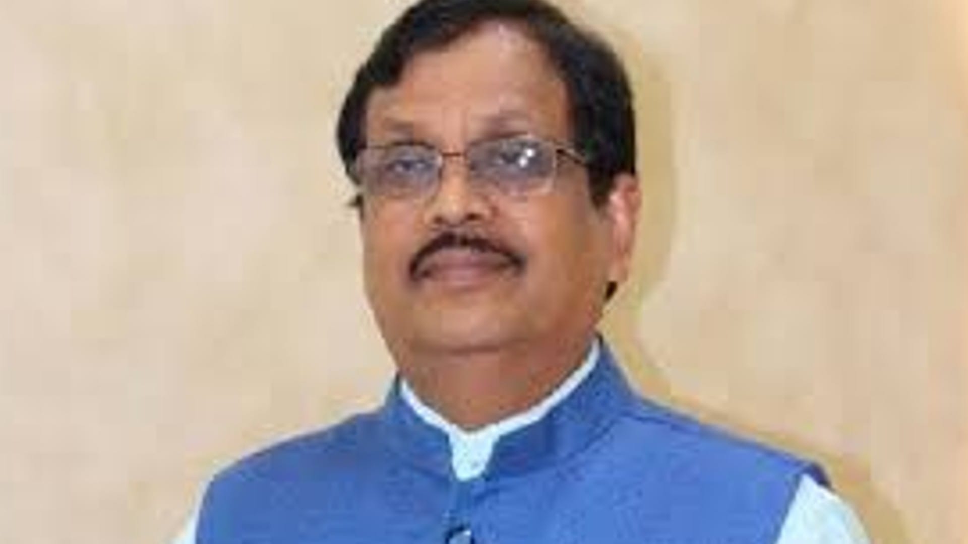 MP Guman Singh Damor vehicle surrounded, gunman injured
