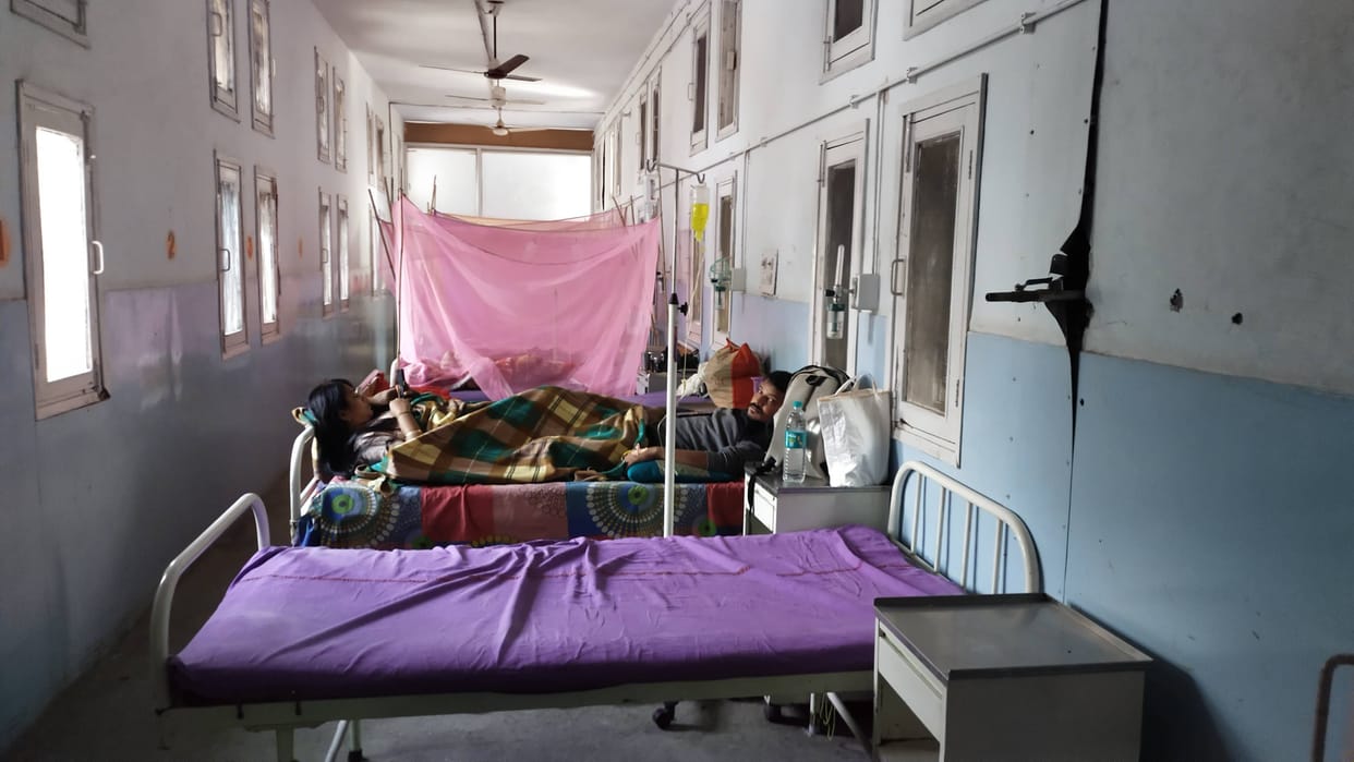 Negligence: Patients taking treatment without mosquito nets in dengue ward,