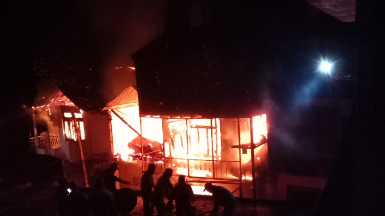 Fire broke out in Bani main market district kathua two buildings 4 shops burnt
