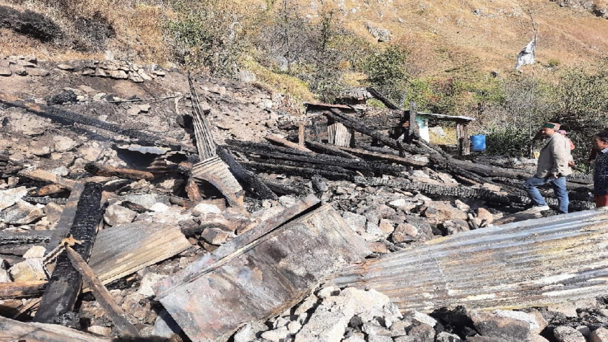 Fire broke out in a two storey house in Nathpa village, burning nine rooms to ashes