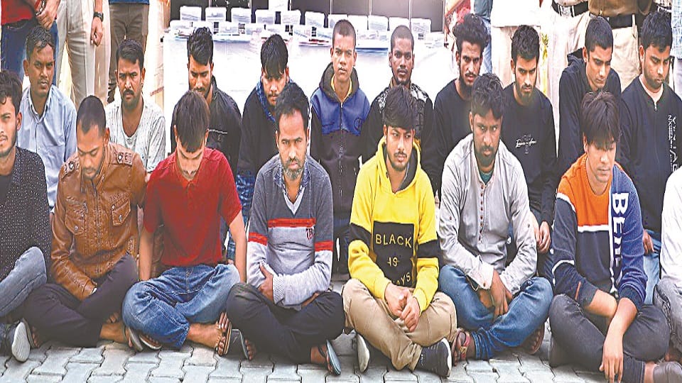 Fraud of crores on the pretext of booking Ola Electric Scooty 20 fraudsters arrested