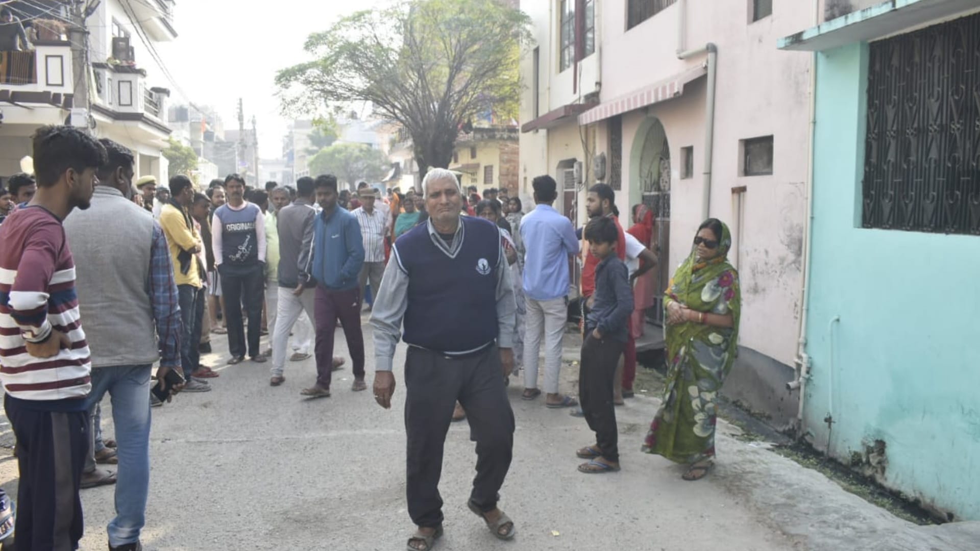 Triple Suicide in Gorakhpur father hang himself with two daughters