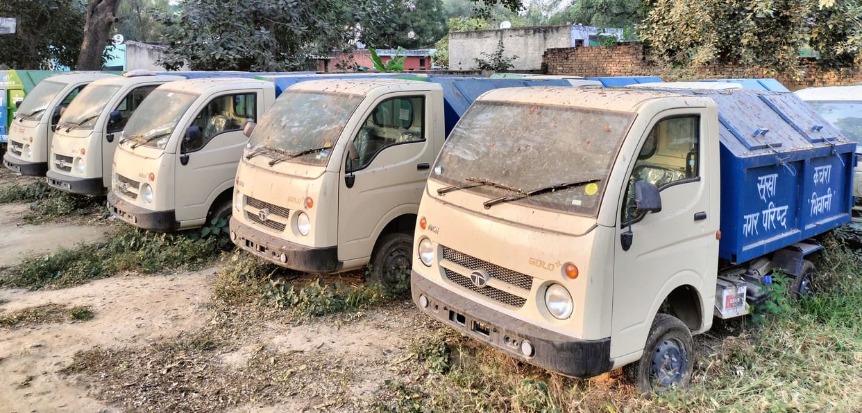 Permission bought 15 new tipper autos for 1.26 crores of one crore, now the junk has been standing for a year
