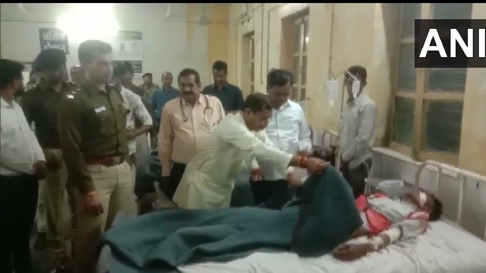 Four dead in Ratlam: A speeding car ran over laborers working on the roadside, 12 injured