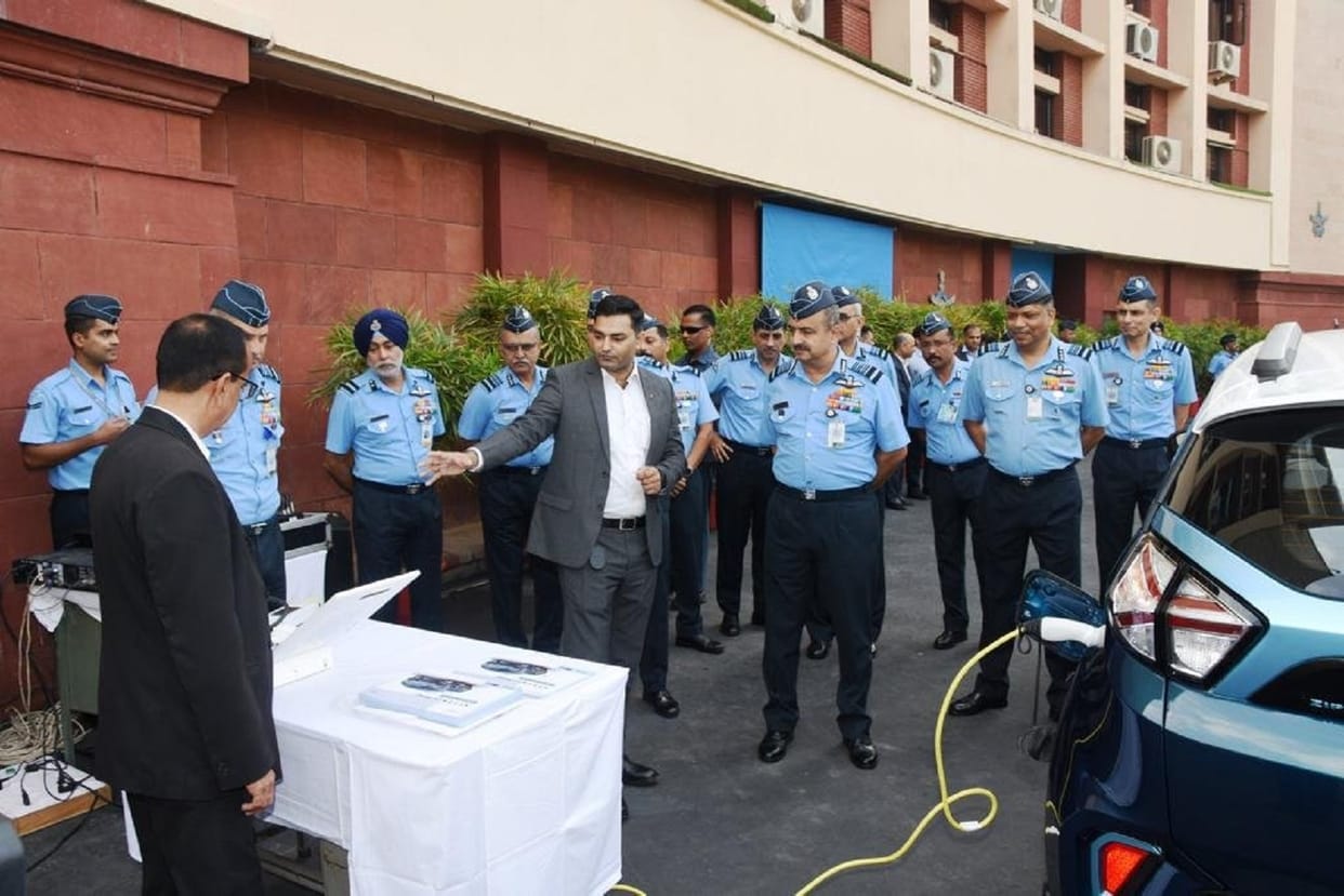 Indian Air Force inducts fleet of Tata Nexon EV electric vehicles News in Hindi