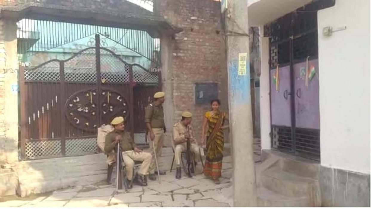 Varanasi: Income tax raid on Pan Masala SNK team probing Pammi Pandey's hideouts