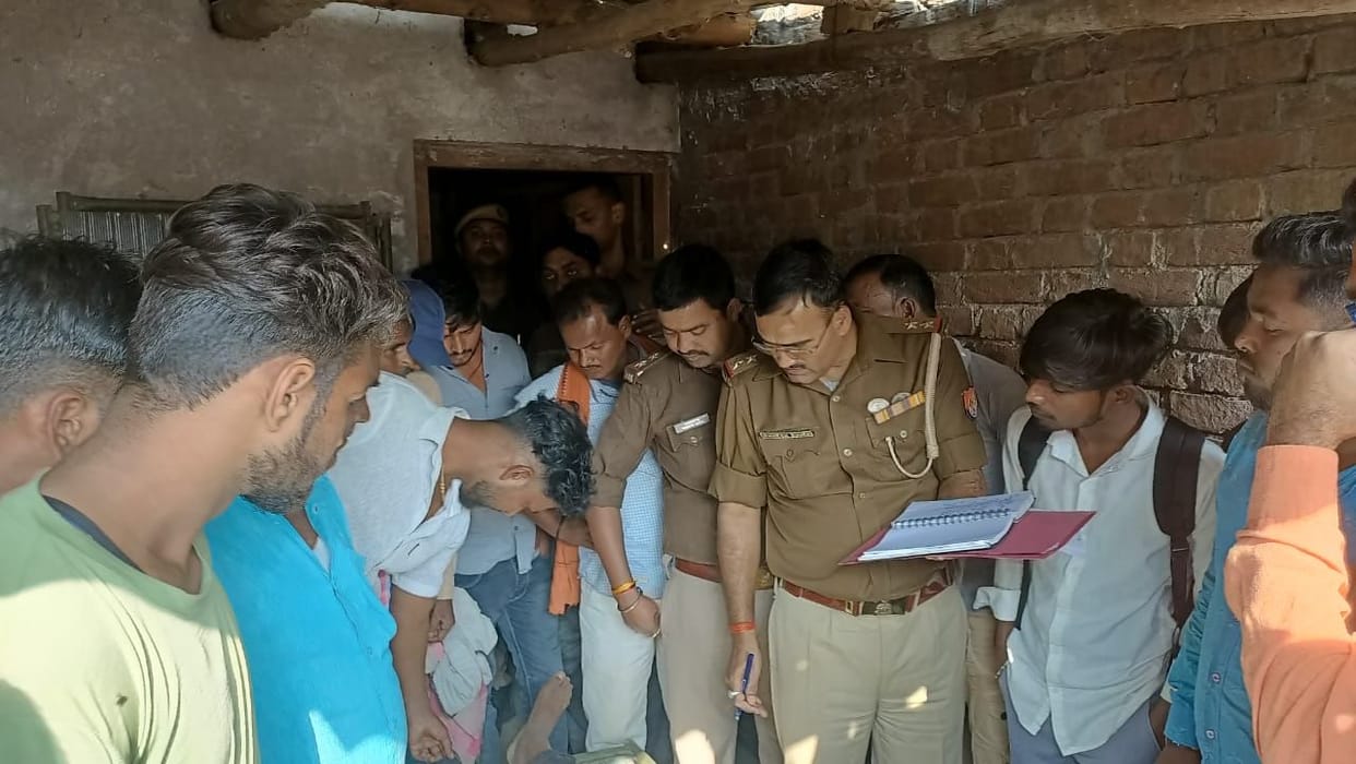Dead body of tent businessman found hanging in the shop
