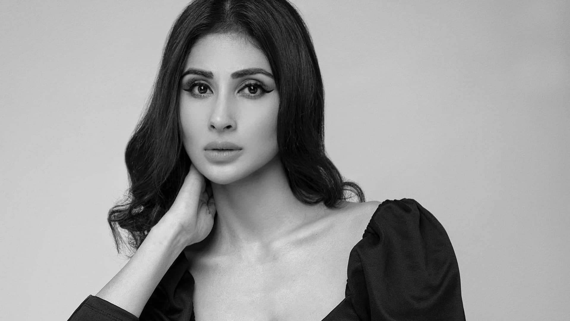 Photos of the Day Nora Fatehi Giorgia Andriani Anushka Sharma Mouni Roy Alia Bhatt Kriti Sanon Mrunal Thakur
