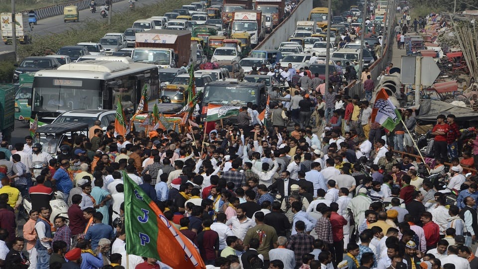 MCD Election 2022 candidates arrived to file their nominations with large convoy