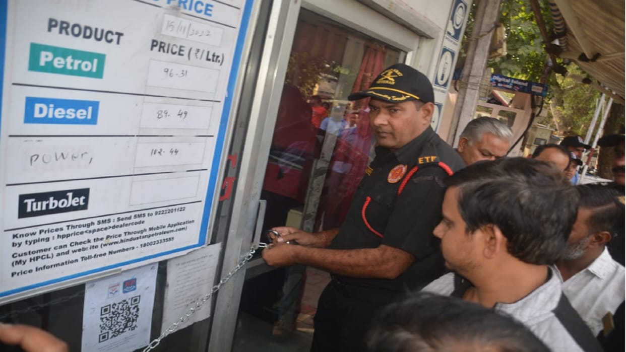 Nagar Nigam officers have sealed a Hindustan Petrol Pump in Meerut
