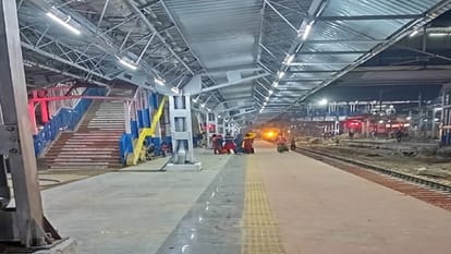 Varanasi Platform number three work completed lift and escalator will start soon