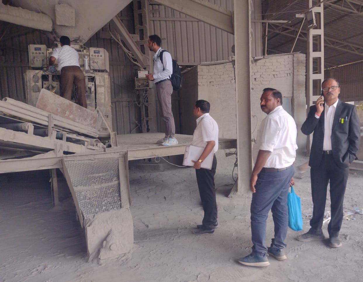 Receiver of Bombay High Court seals cement factory