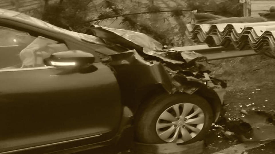 Four dead in Ratlam: A speeding car ran over laborers working on the roadside, 12 injured
