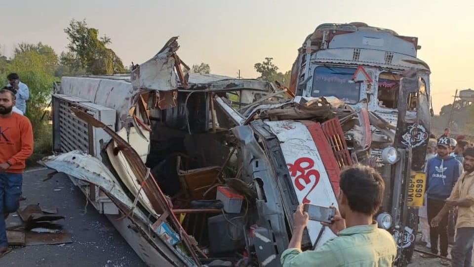 Uttarakhand School Bus Accident in sitarganj: Jyotsna talked her father before five minutes of accident