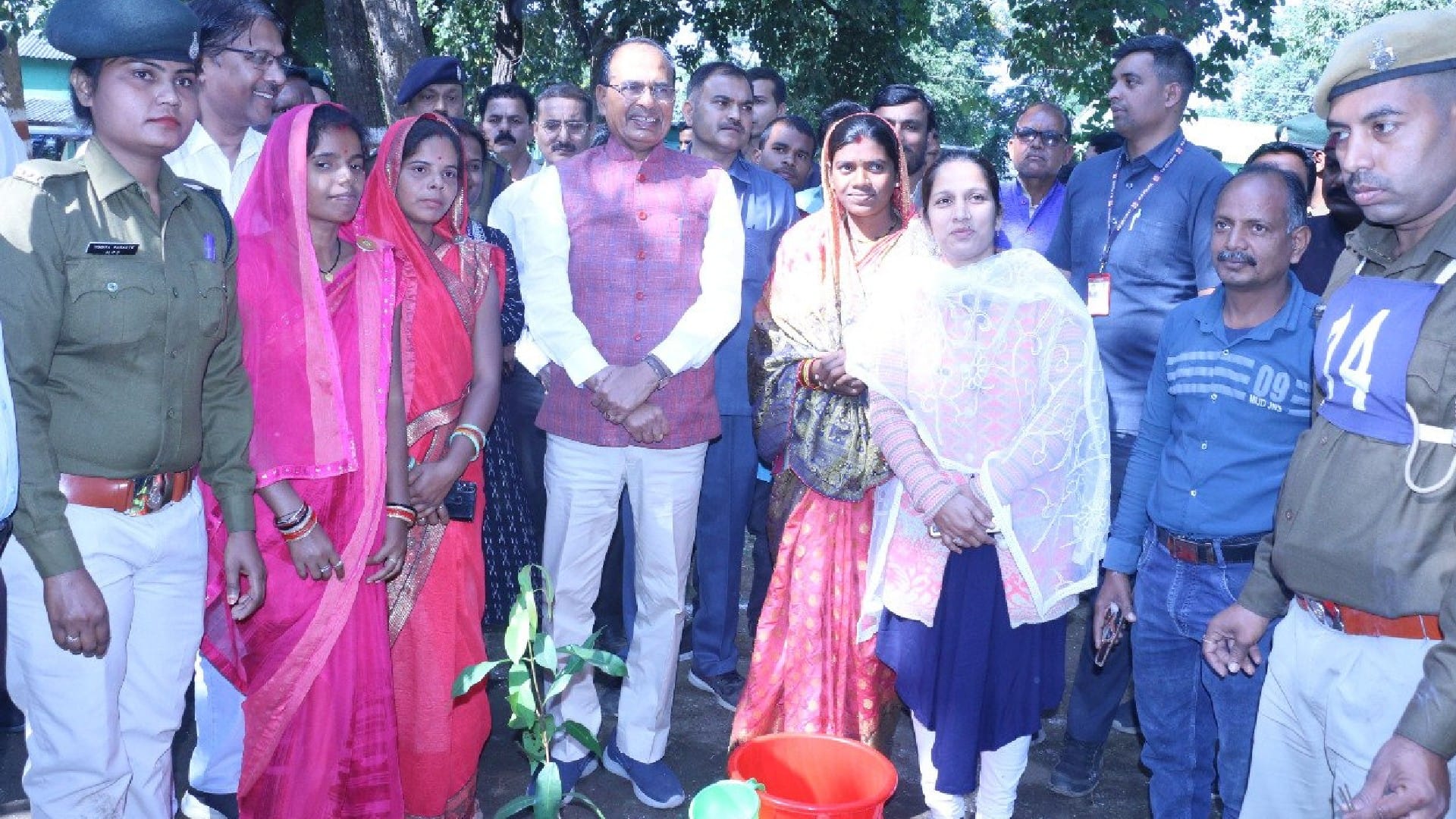 Government will give double compensation on loss of crops by wildlife CM Shivraj announced in Bandhavgarh