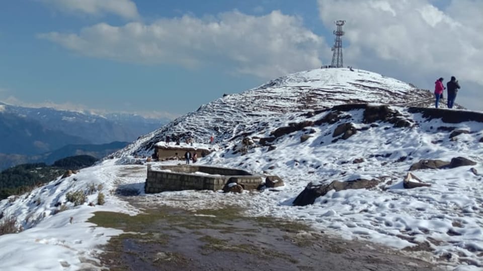Snowfall in Jammu nathatop tourists increasing at tourist place Patnitop photos