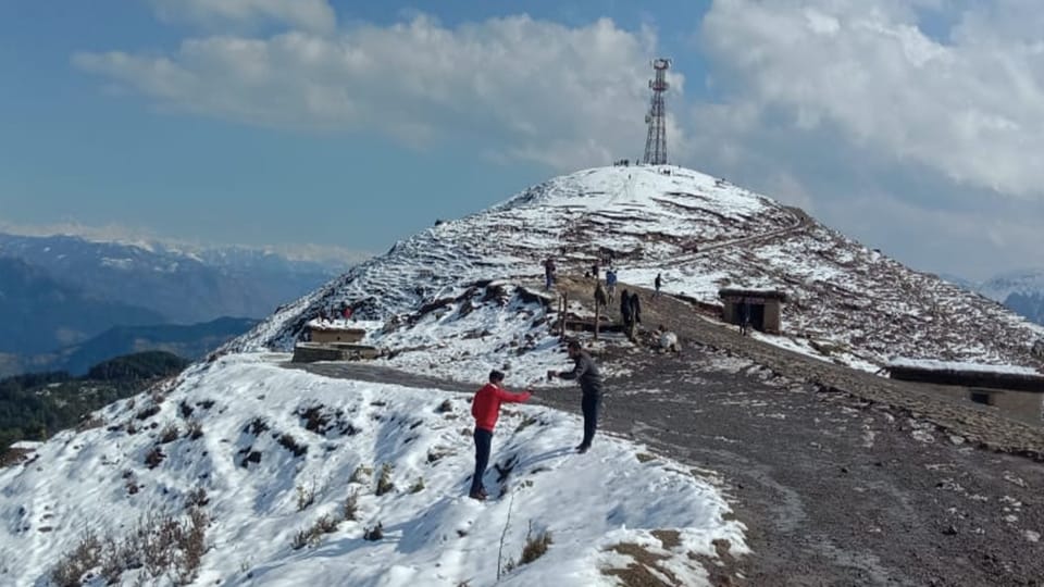 Snowfall in Jammu nathatop tourists increasing at tourist place Patnitop photos