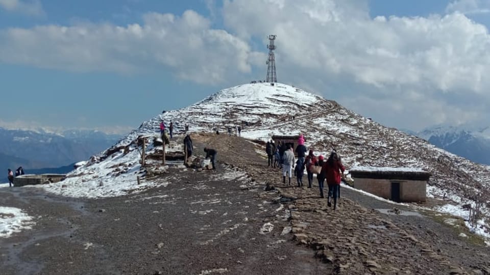 Snowfall in Jammu nathatop tourists increasing at tourist place Patnitop photos