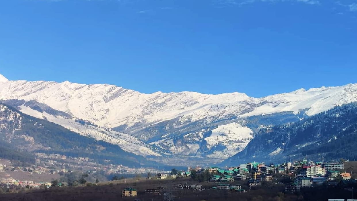 mandi city of Himachal is not less than heaven for tourists, snow covered mountains welcome