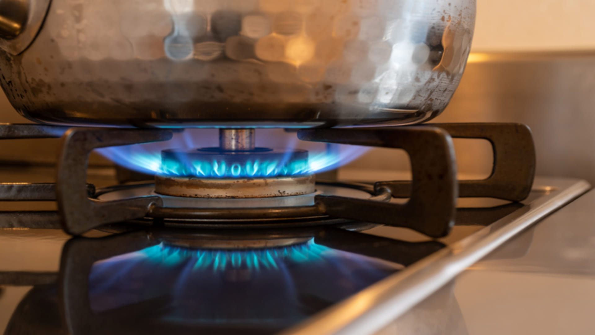 Know Solar Cooking Stoves Features price And Govt Subsidy All Details
