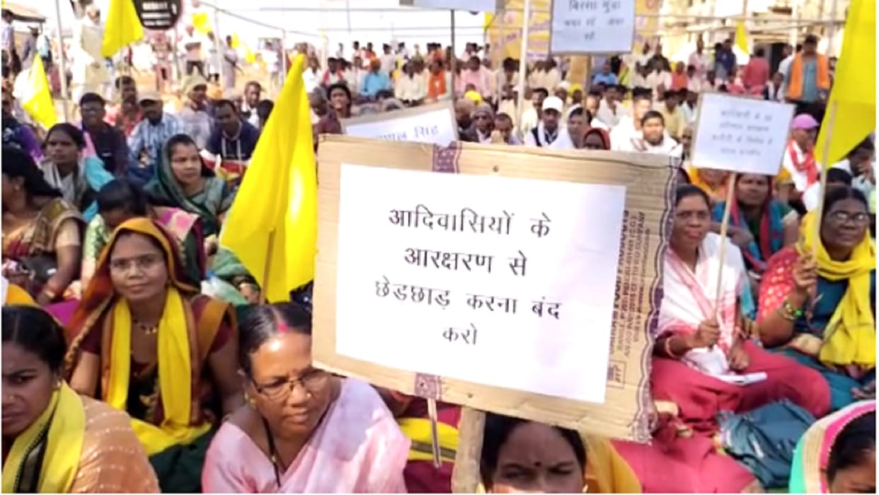 tribal reservation; tribals blocked raipur-jabalpur highway in chhattisgarh
