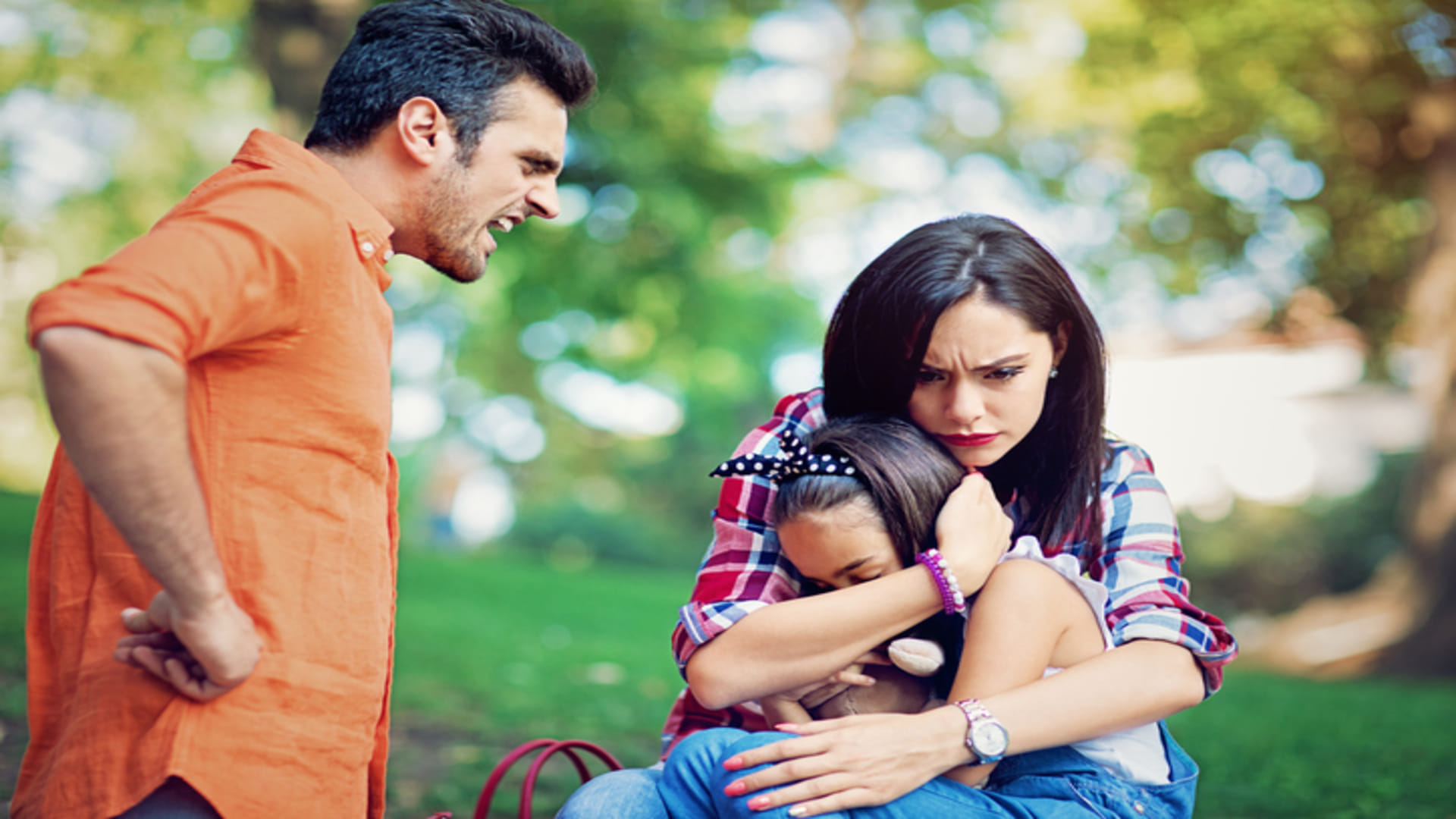 What to Do If Someone Misbehaves or Abused Know Law for Deaths Threats and Abusing in Hindi