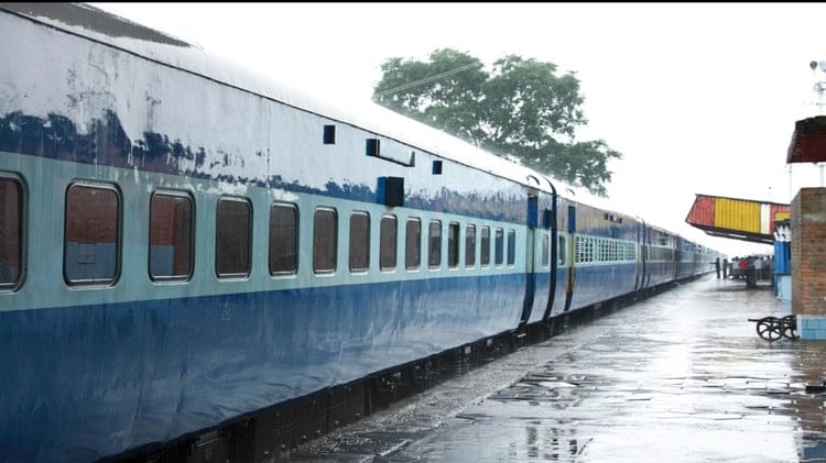 ভারতীয় রেল: রেলওয়ে যাত্রীদের সুবিধার্থে স্টেশনগুলিতে প্যানিক বোতাম ইনস্টল করছে, বিস্তারিত জানুন
