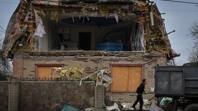 Russia Ukraine War: तीन लाख मौतें, हजारों गायब, खंडहर हुआ यूक्रेन, एक साल में कहां पहुंचा रूस-यूक्रेन युद्ध? रूस-यूक्रेन युद्ध