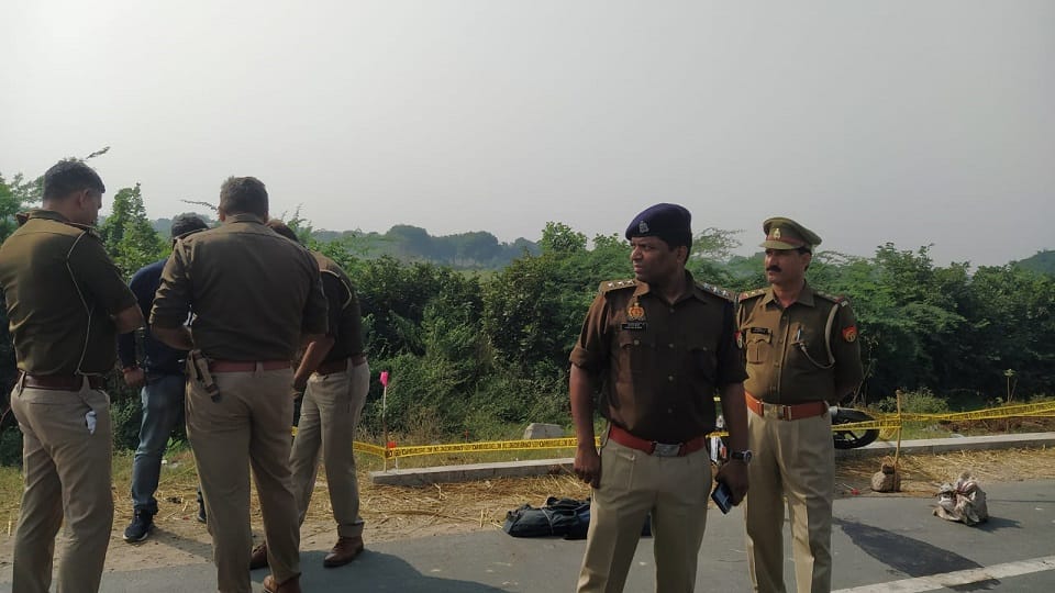 Firozabad Police Arrested two Miscreants In Encounter Near Shikohabad