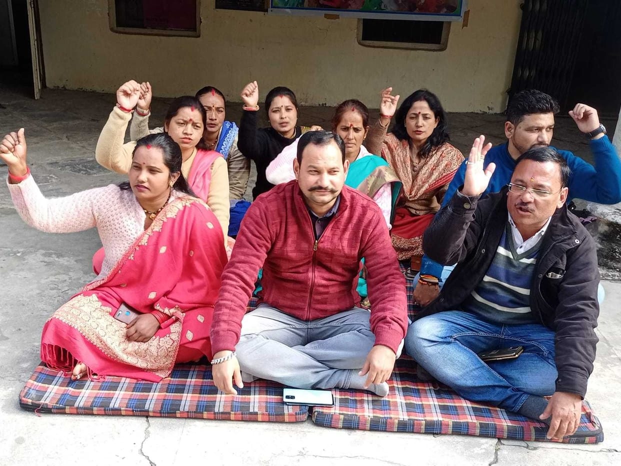 Jila Panchayat Member's Protest in Bageshwar