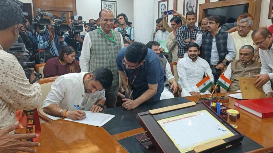 Bhavya Bishnoi took oath as MLA