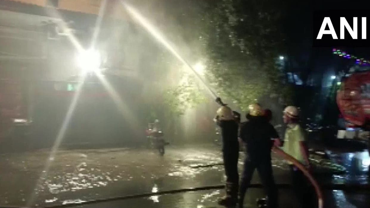 Gujarat : Fire broke out at printing n dyeing mill in Surat, Fire tenders were on spot, No casualties reported