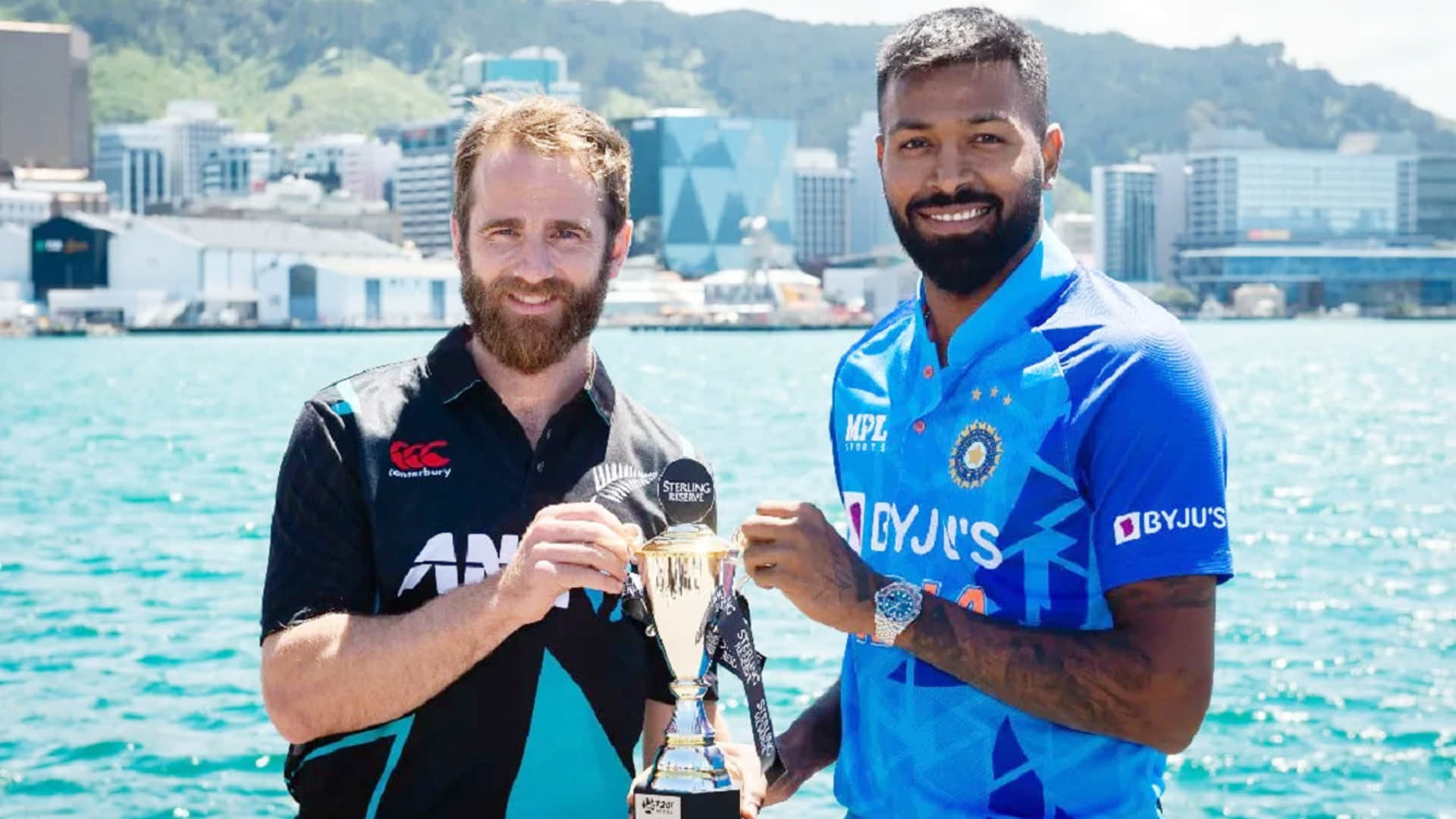 India vs New Zealand T20 Series Hardik Pandya and Kane Williamson in Rickshaw Photoshoot News in Hindi