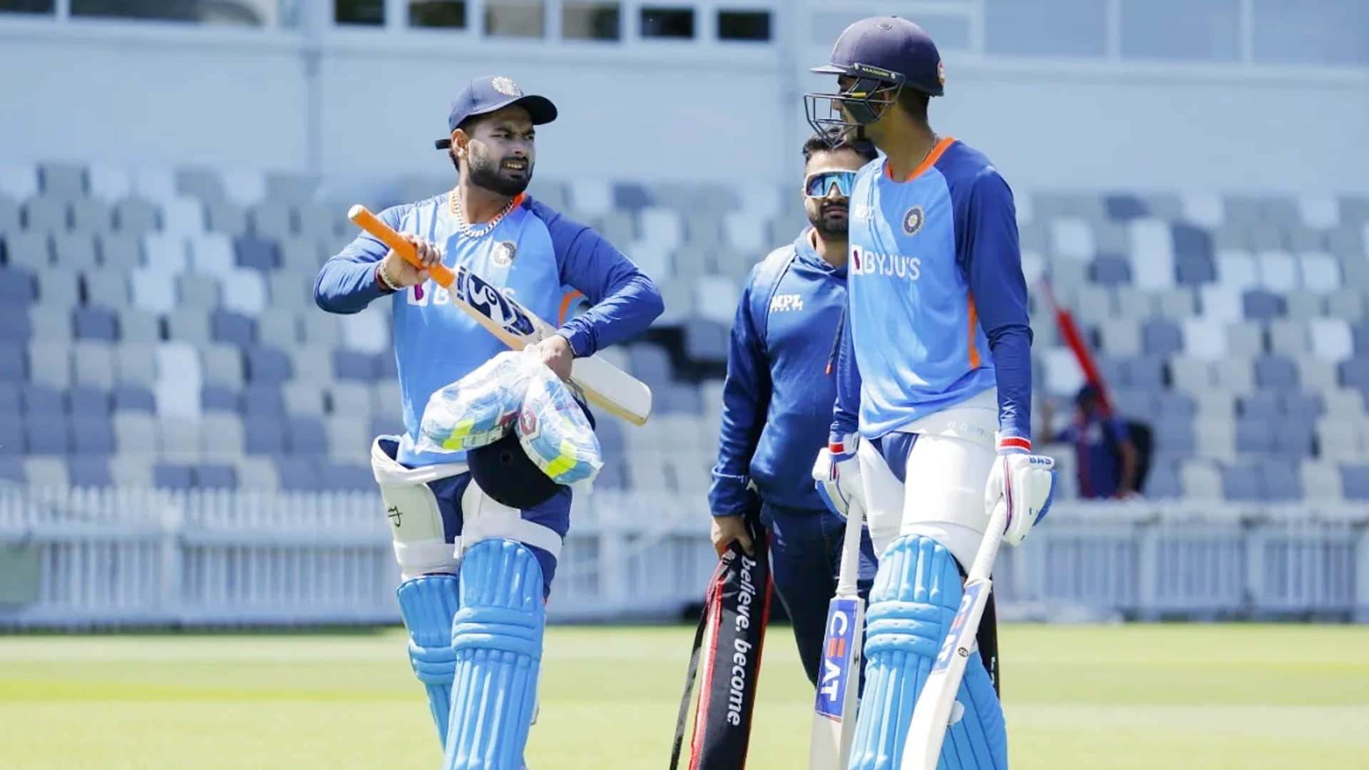 India vs New Zealand T20 Series Hardik Pandya and Kane Williamson in Rickshaw Photoshoot News in Hindi