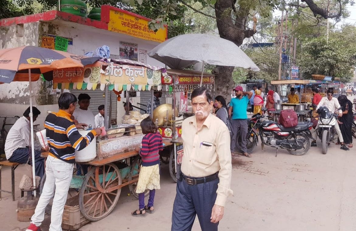 Officers forgot not only encroachment but also vending zone