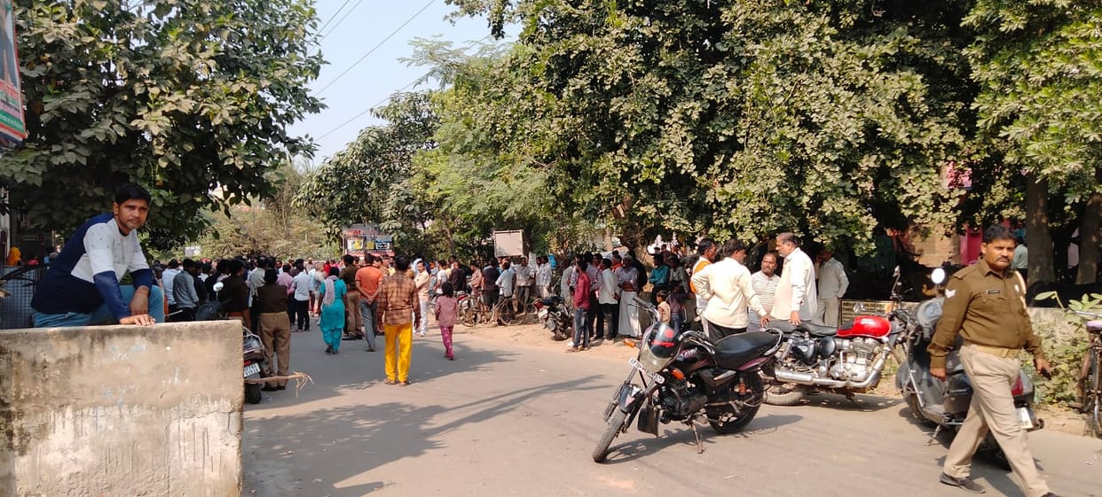Constables son shot himself in Kanpur