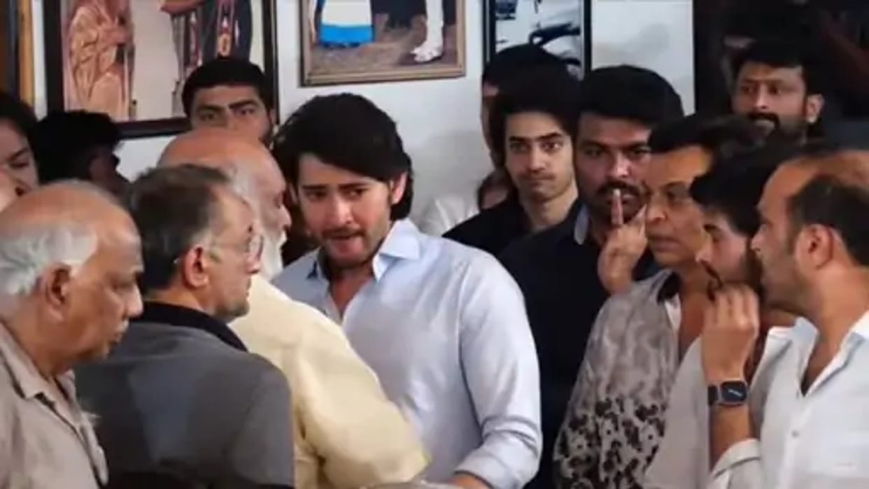 Mahesh babu Father Veteran Telugu Actor Krishna Funeral Held with State honours